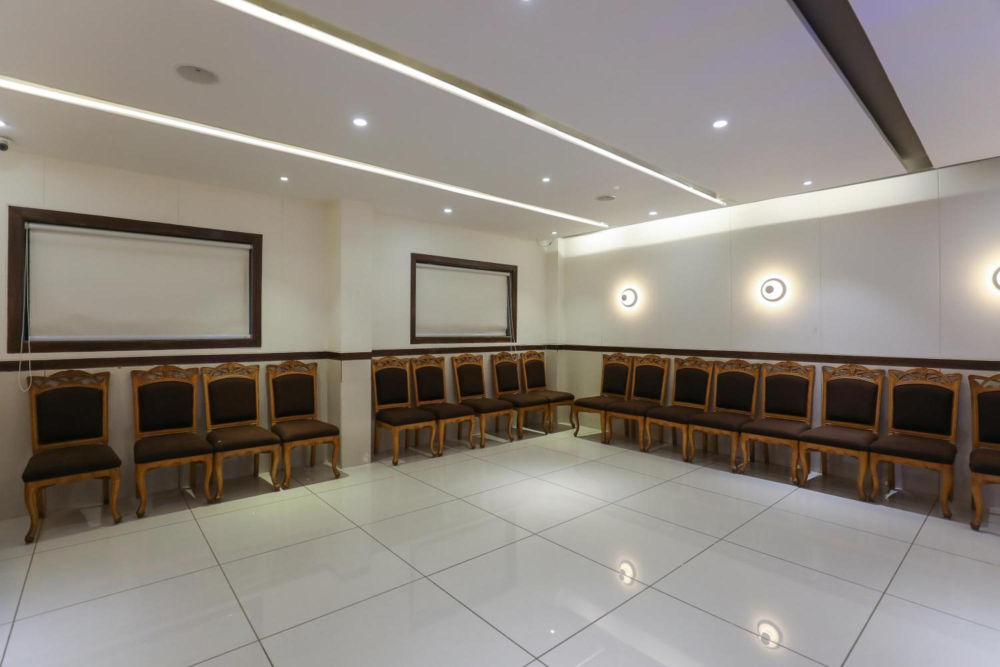 Hotel Ashray Inn Express Ahmedabad Bagian luar foto