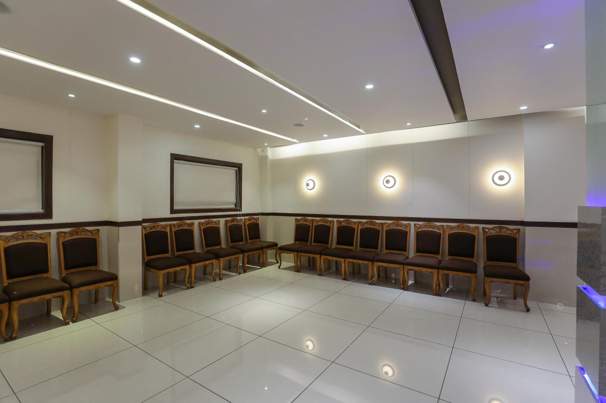 Hotel Ashray Inn Express Ahmedabad Bagian luar foto