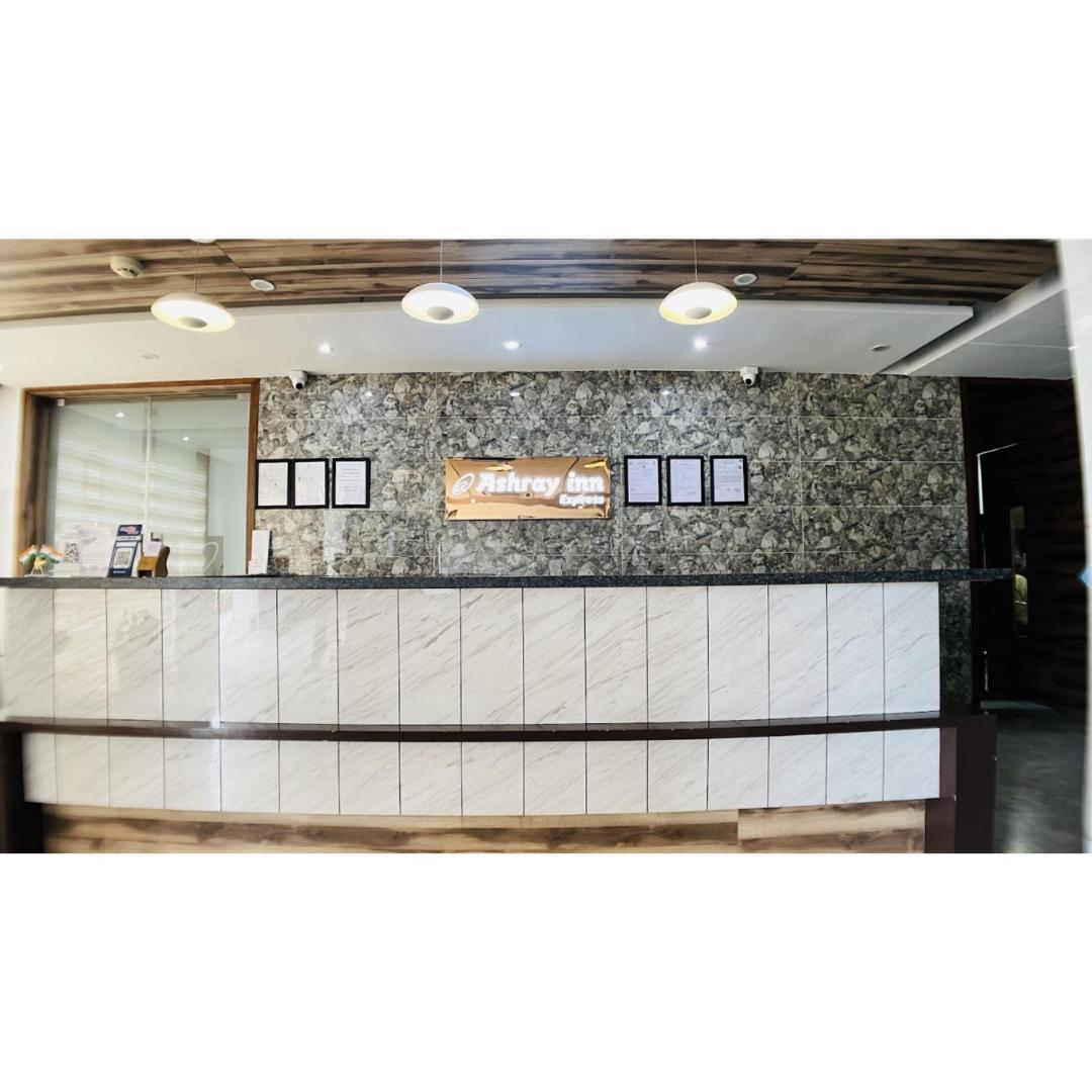 Hotel Ashray Inn Express Ahmedabad Bagian luar foto